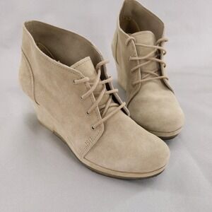 Clarks Originals Wedge Booties Women 8.5 M Beige Suede Lace Up Desert Boots